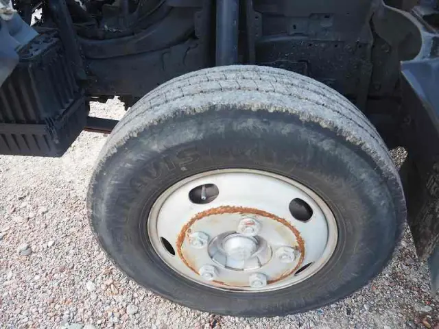 いすゞ エルフ BDG-NKR85N(2WD)の写真32