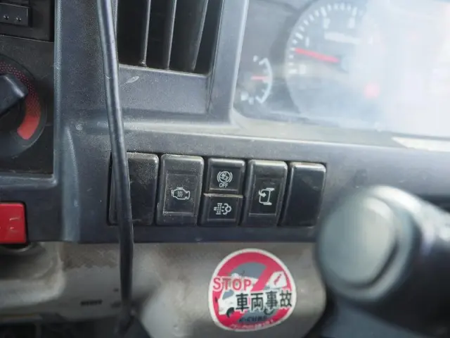 いすゞ エルフ BDG-NKR85N(2WD)の写真48
