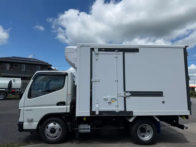 三菱 キャンター 2RG-FBAV0(2WD)の写真2
