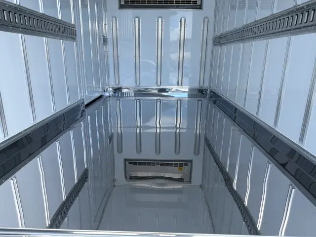 三菱 キャンター 2RG-FBAV0(2WD)の写真18