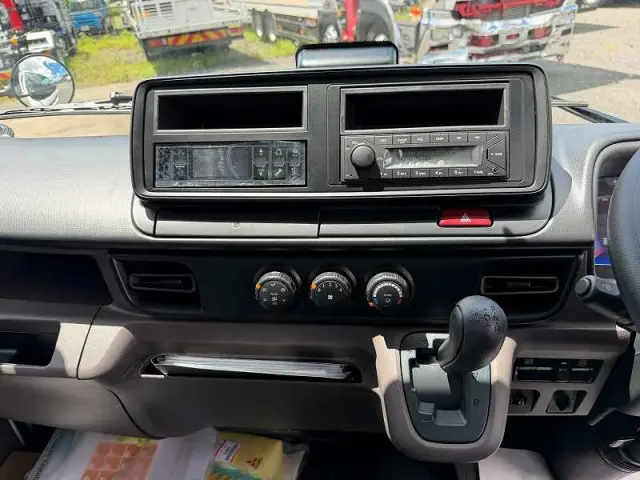 三菱 キャンター 2RG-FBAV0(2WD)の写真39