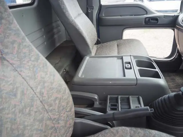 いすゞ フォワード KK-FRR35E4S(2WD)の写真44