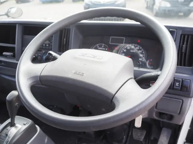 いすゞ エルフ TPG-NKR85AR(2WD)の写真44