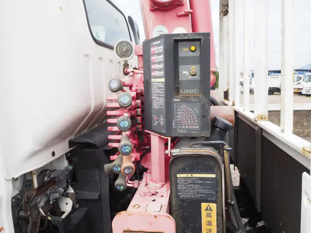 いすゞ エルフ PKG-NPR75N(2WD)の写真16