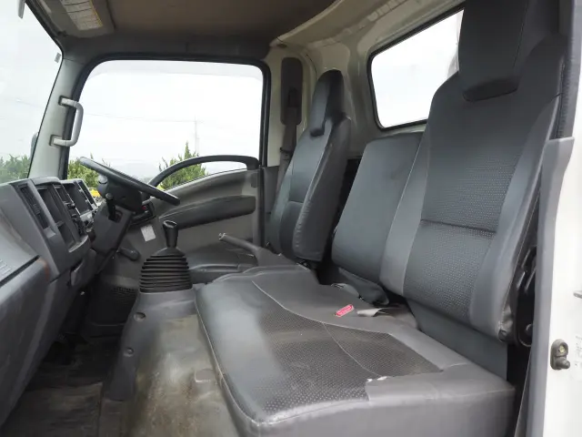 いすゞ エルフ PKG-NPR75N(2WD)の写真43