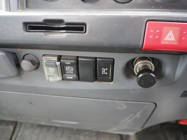 いすゞ エルフ PKG-NPR75N(2WD)の写真47