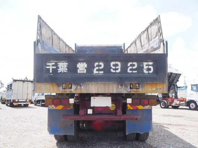 いすゞ ギガ QKG-CXZ77AT(6x4)の写真4