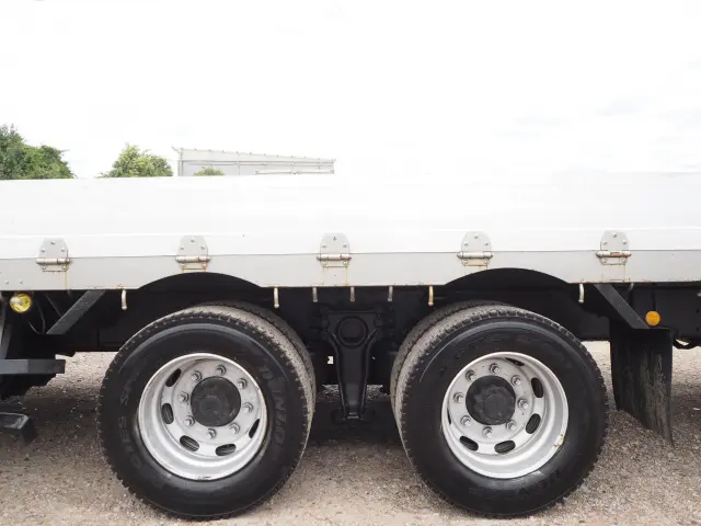 いすゞ ギガ PDG-CYJ77W8(8x4)の写真32