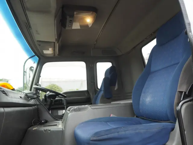 いすゞ ギガ PDG-CYJ77W8(8x4)の写真42