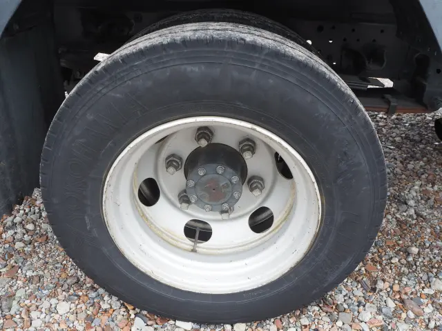 いすゞ エルフ SKG-NKR85R(2WD)の写真17