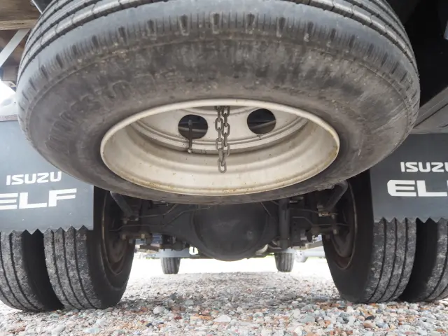 いすゞ エルフ SKG-NKR85R(2WD)の写真22