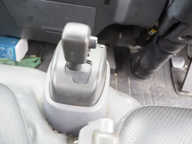 いすゞ エルフ SKG-NKR85R(2WD)の写真44