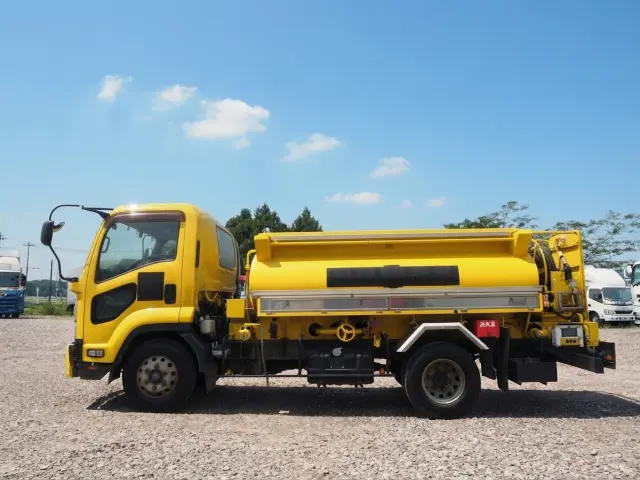 いすゞ フォワード TKG-FRR90S2(2WD)の写真2