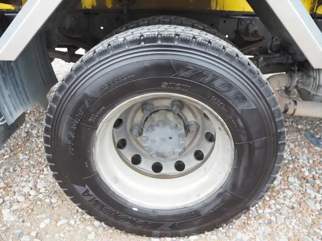 いすゞ フォワード TKG-FRR90S2(2WD)の写真13