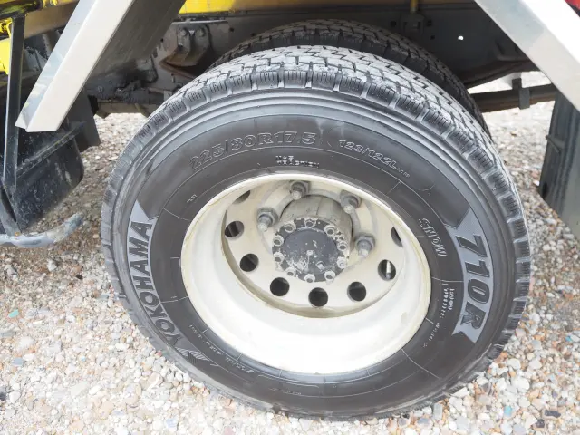 いすゞ フォワード TKG-FRR90S2(2WD)の写真31