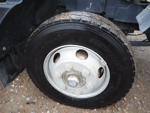 いすゞ フォワード TKG-FRR90S1(2WD)の写真10