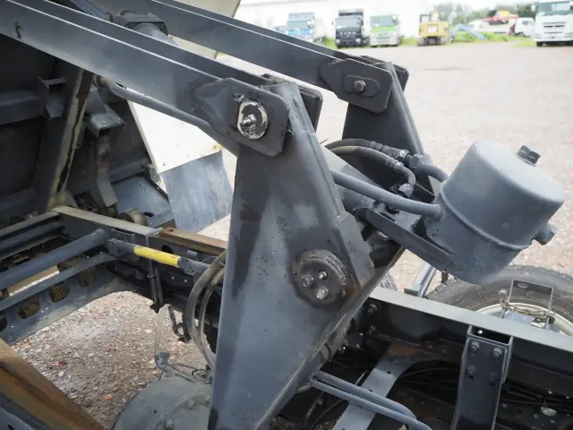 いすゞ フォワード TKG-FRR90S1(2WD)の写真14