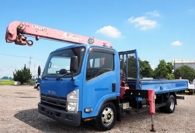 いすゞ エルフ BDG-NPR85AR(2WD)の写真1