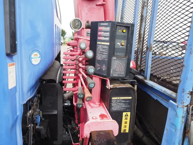 いすゞ エルフ BDG-NPR85AR(2WD)の写真15
