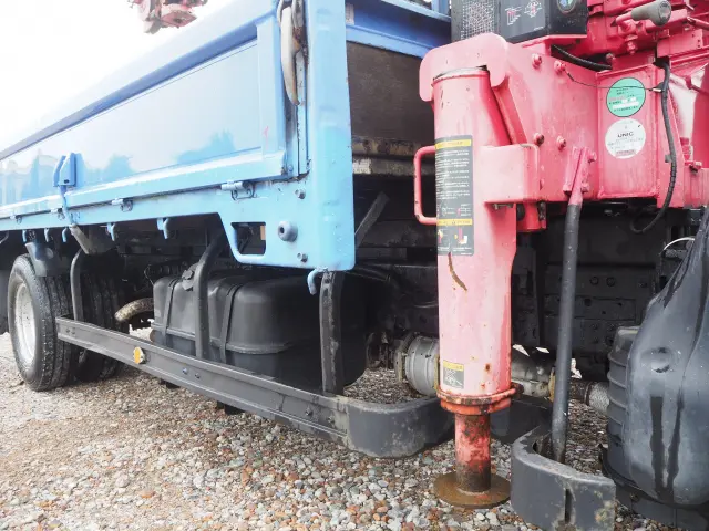 いすゞ エルフ BDG-NPR85AR(2WD)の写真26
