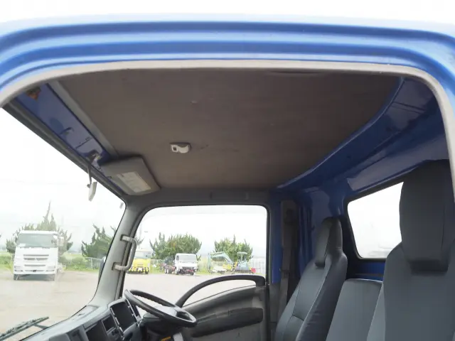 いすゞ エルフ BDG-NPR85AR(2WD)の写真42