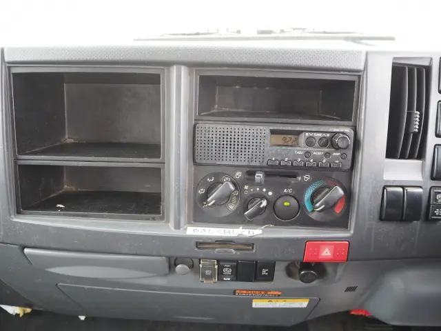 いすゞ エルフ BDG-NPR85AR(2WD)の写真46