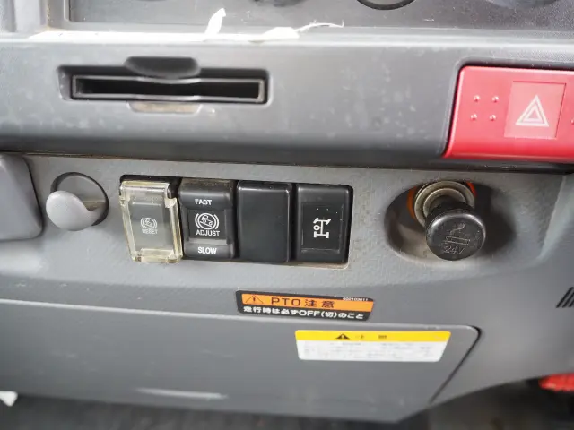いすゞ エルフ BDG-NPR85AR(2WD)の写真47
