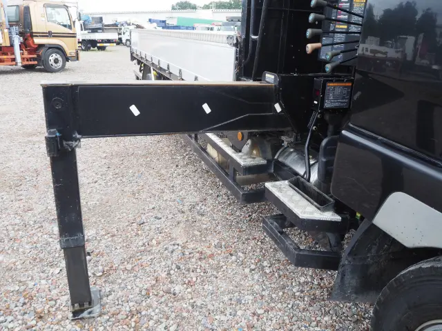 三菱 ファイター QKG-FK65FZ(2WD)の写真9
