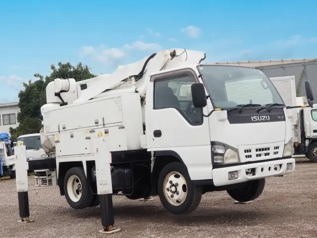 いすゞ エルフ PB-NKR81AN(2WD)の写真7