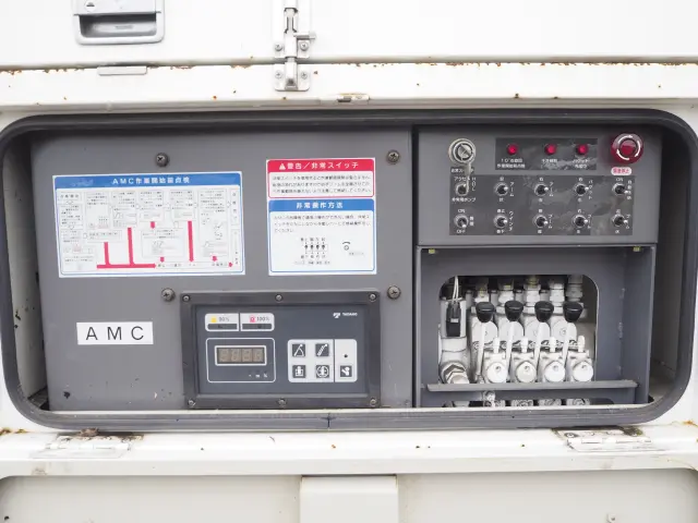 いすゞ エルフ PB-NKR81AN(2WD)の写真14