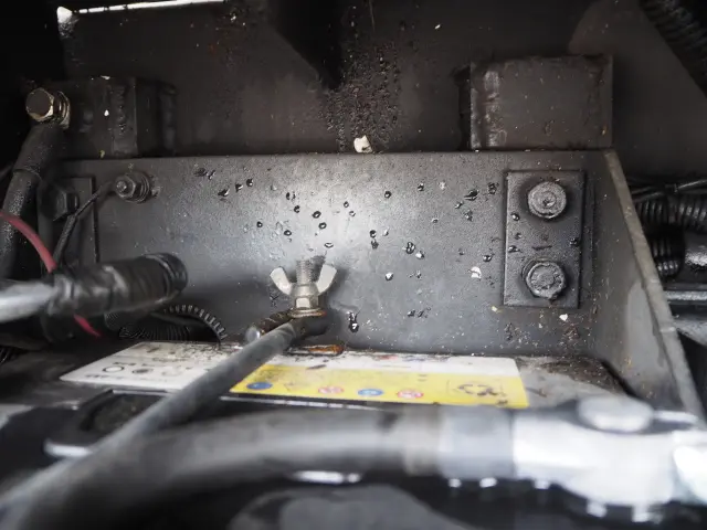 いすゞ エルフ PB-NKR81AN(2WD)の写真17