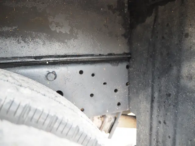 いすゞ エルフ PB-NKR81AN(2WD)の写真19