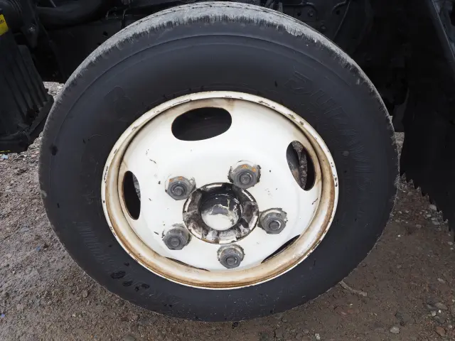 いすゞ エルフ PB-NKR81AN(2WD)の写真29