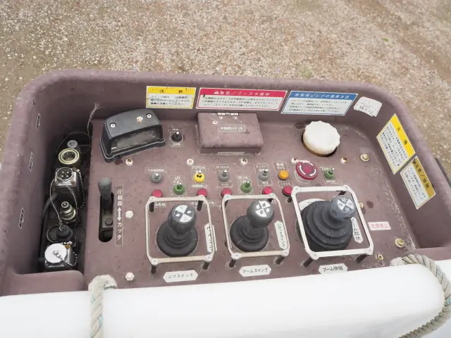 いすゞ エルフ PB-NKR81AN(2WD)の写真33