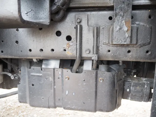 いすゞ エルフ PB-NKR81AN(2WD)の写真35