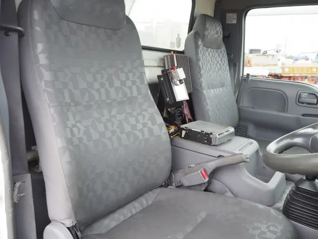 いすゞ エルフ PB-NKR81AN(2WD)の写真42