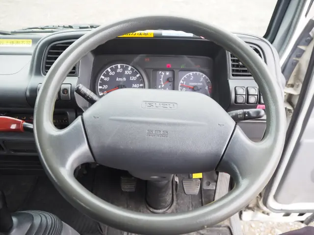 いすゞ エルフ PB-NKR81AN(2WD)の写真43