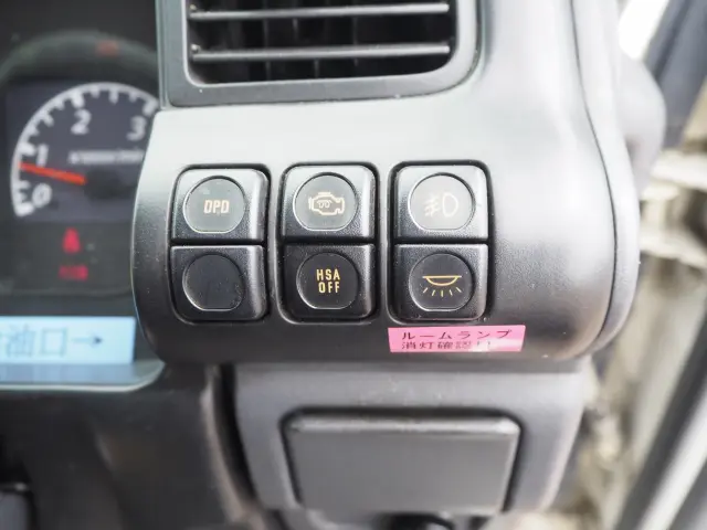 いすゞ エルフ PB-NKR81AN(2WD)の写真47
