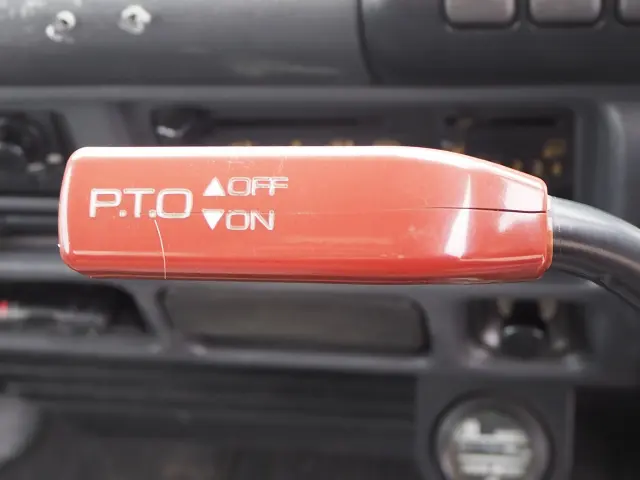 いすゞ エルフ PB-NKR81AN(2WD)の写真49