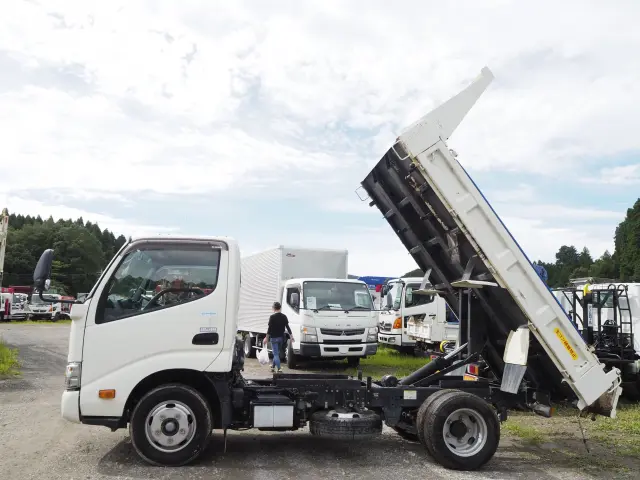 日野 デュトロ 2RG-XZC600T(2WD)の写真2