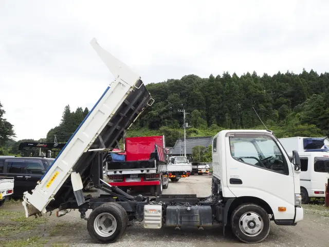 日野 デュトロ 2RG-XZC600T(2WD)の写真5