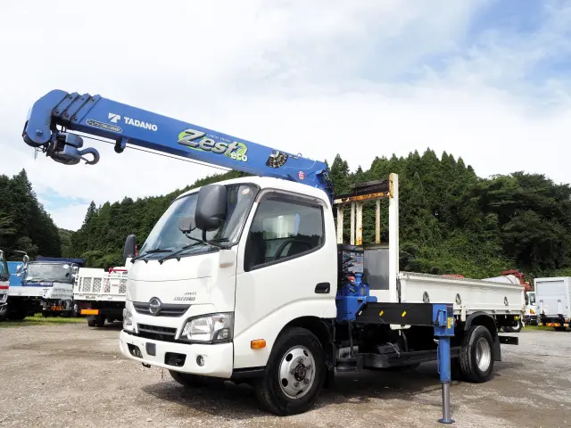日野 デュトロ TKG-XZU695M(4WD)の写真1