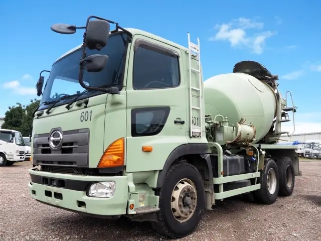 日野 プロフィア QKG-FS1AKAA(6x4)の写真1