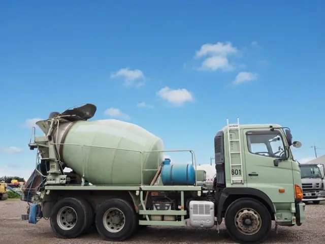 日野 プロフィア QKG-FS1AKAA(6x4)の写真6