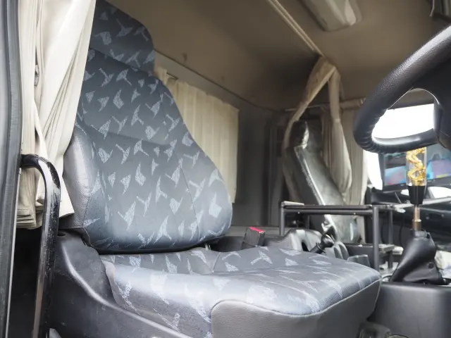 日野 プロフィア QKG-FS1AKAA(6x4)の写真40