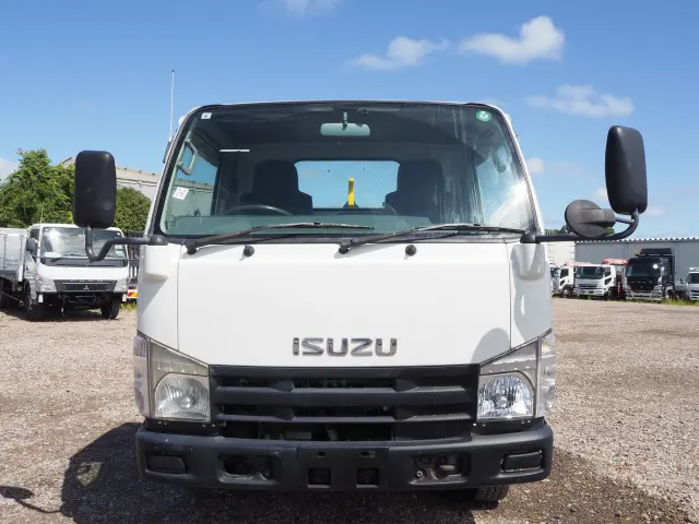 いすゞ エルフ BDG-NKR85N(2WD)の写真8