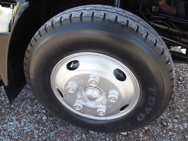 いすゞ エルフ BDG-NKR85N(2WD)の写真17