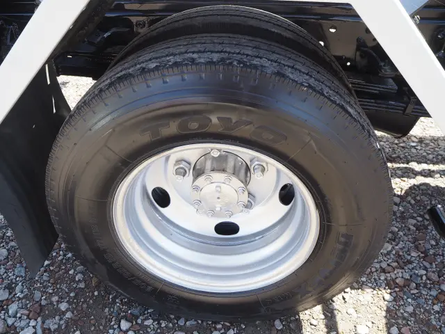 いすゞ エルフ BDG-NKR85N(2WD)の写真23