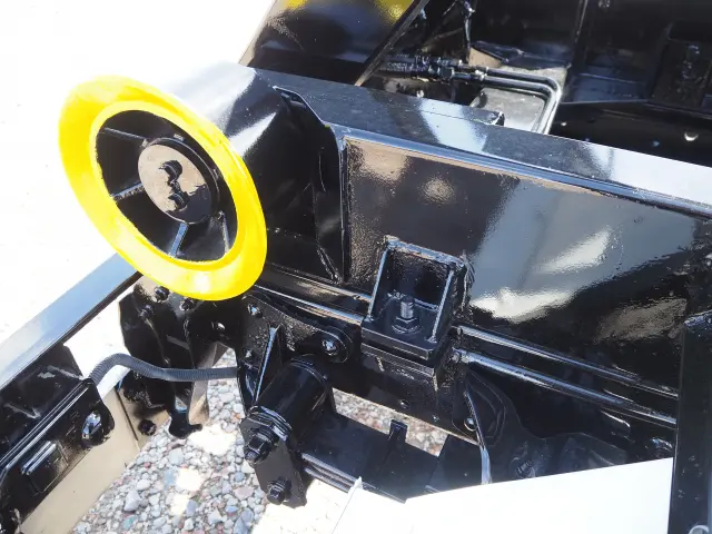 いすゞ エルフ BDG-NKR85N(2WD)の写真25