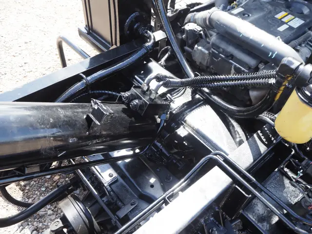 いすゞ エルフ BDG-NKR85N(2WD)の写真26